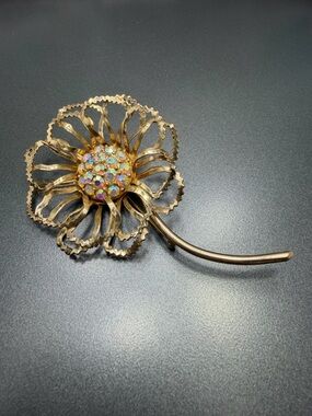 Vintage Sarah Coventry Allusion Floral Brooch with Aurora Borealis Stones